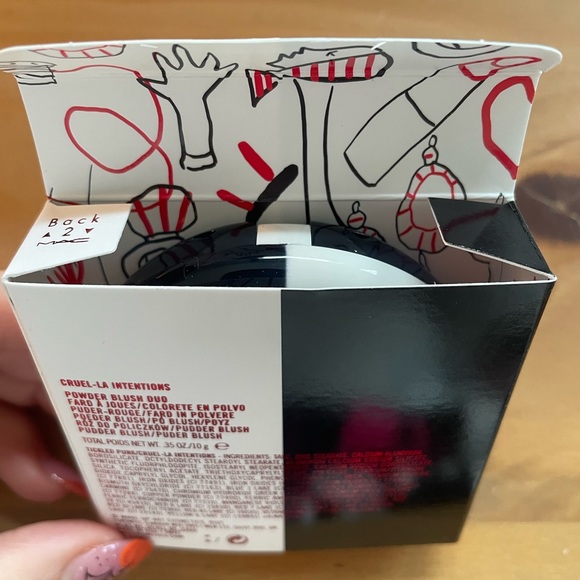 MAC Disney’s Cruella Powder Blush Duo Compact Cruel-La Intentions - Picture 3 of 7